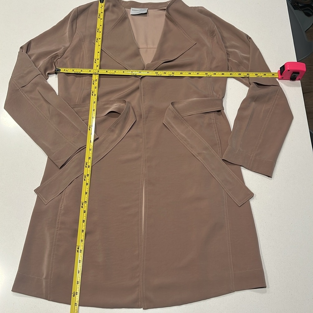 Light Weight Trench from Modern Citizen with crepe-like fabric - Picture 6 of 9